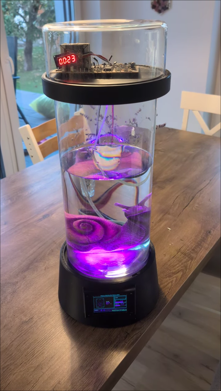 Obrázek 1 — Fermentor rezonančního šneka